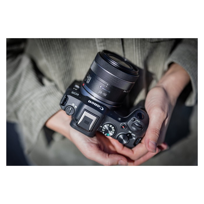 Canon EOS R8 Cámara Mirrorless Full Frame 24.2 MP con Lente RF 24-50mm F4.5-6.3 IS STM Kit, Sensor CMOS, 4K Ultra HD, Pantalla Táctil, Negro