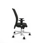 Silla Albacete confidente con mecanismo Sincro tapizada con Tela color Negro. Equipada con Base poliamida blanca, Brazos 1D y Ruedas 65mm nailon