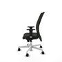 Silla Albacete confidente con mecanismo Sincro tapizada con Tela color Negro. Equipada con Base poliamida blanca, Brazos 1D y Ruedas 65mm nailon