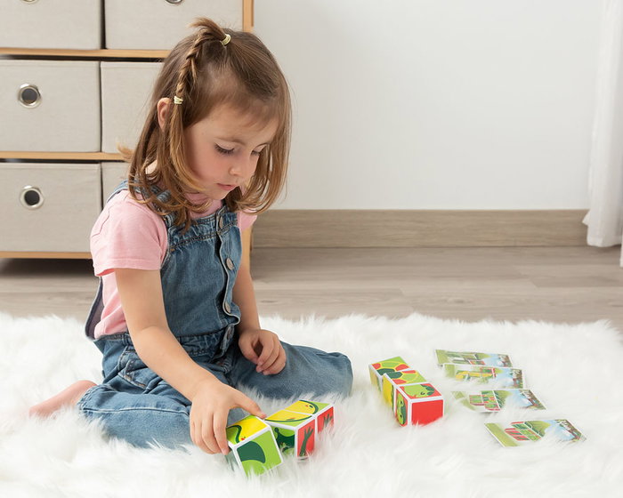 KioKids Puzzle Magnético de Actividades con 6 Cubos y Tarjetas para Crear Animales