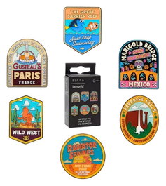 Loungefly Disney Pixar Chapas esmaltadas NATIONAL PARK STICKER MYPIN Blind Expositor (12) Unitadas