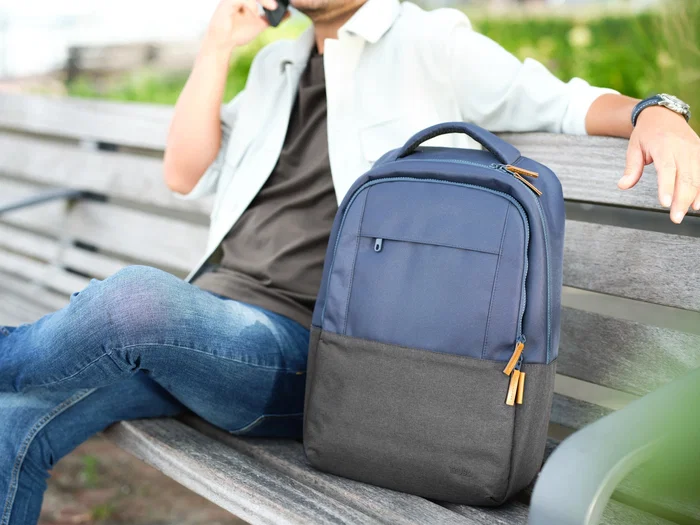 Trust Mochila Lisboa para Portátil 40.6 cm (16") Azul - Hecha de Botellas PET Recicladas, Acolchada, 23L, Resistente al Agua