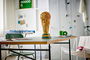 LEGO Trofeo Oficial de la Copa Mundial de la FIFA 43020 - Set de Construcción para Adultos de 2842 Piezas, Réplica del Trofeo con Compartimento Oculto y Minifigura