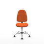 Silla de oficina Algarra con mecanismo Contacto permanente básico tapizada con Tela color Naranja. Equipada con Base cromada, Sin brazosy Topes