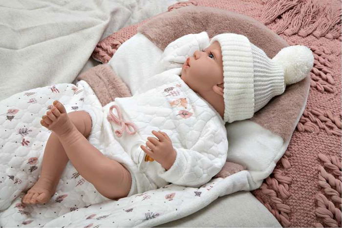 Muñecas Arias Muñeco Elegance Andie con Saquito (Muñeco de Peso) 40 cm Cuerpo Blando, Edad Mínima Recomendada 3 Años Muñecas Arias Muñeco Elegance Andie con Saquito (Muñeco de Peso) 40 cm Cuerpo Blando, Edad Mínima Recomendada 3 Años