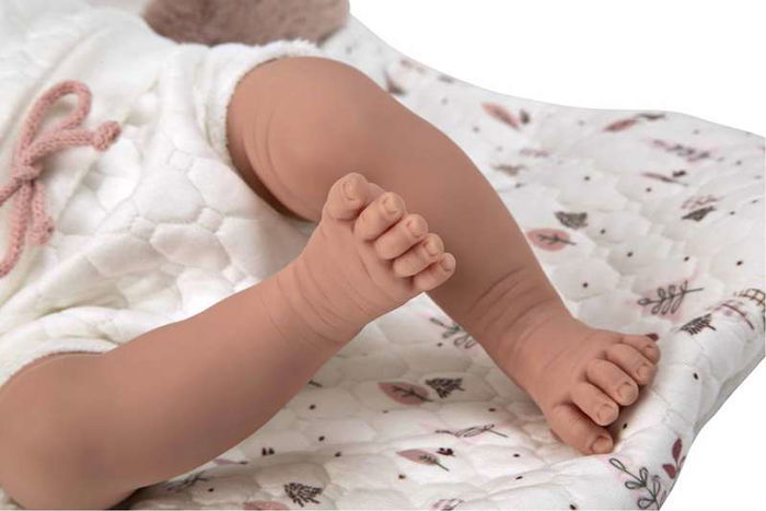 Muñecas Arias Muñeco Elegance Andie con Saquito (Muñeco de Peso) 40 cm Cuerpo Blando, Edad Mínima Recomendada 3 Años Muñecas Arias Muñeco Elegance Andie con Saquito (Muñeco de Peso) 40 cm Cuerpo Blando, Edad Mínima Recomendada 3 Años