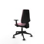 Silla de oficina Elche con mecanismo Contacto permanente básico tapizada con Tela color Rosa. Equipada con Base piramidal negra, Brazos 1D y Ruedas 65 mm parqué