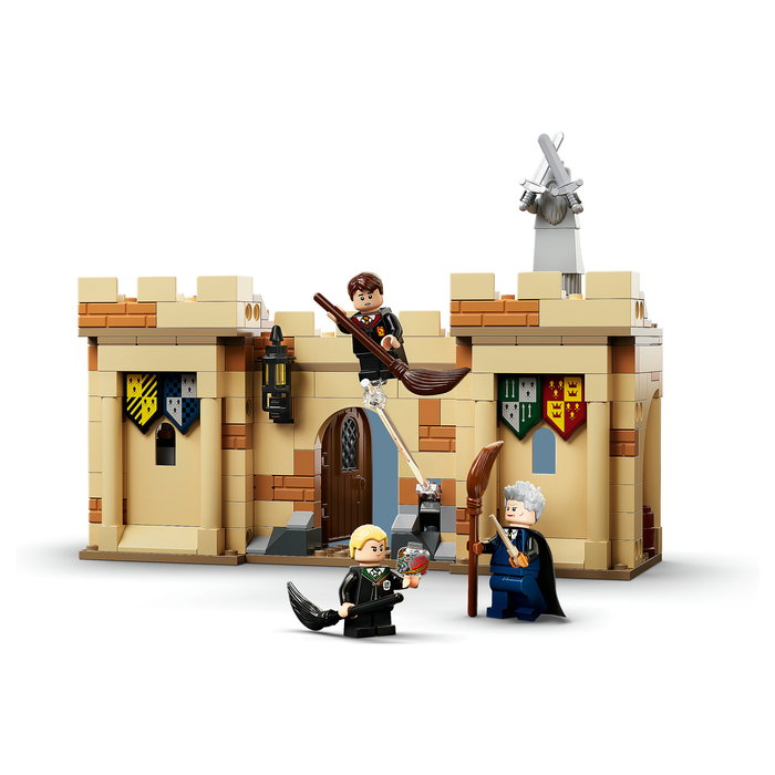 LEGO Harry Potter Hogwarts: Primera Lección de Vuelo 76395 Set de Construcción con 4 Mini Figuras, 264 Piezas, para 7 Años o Más