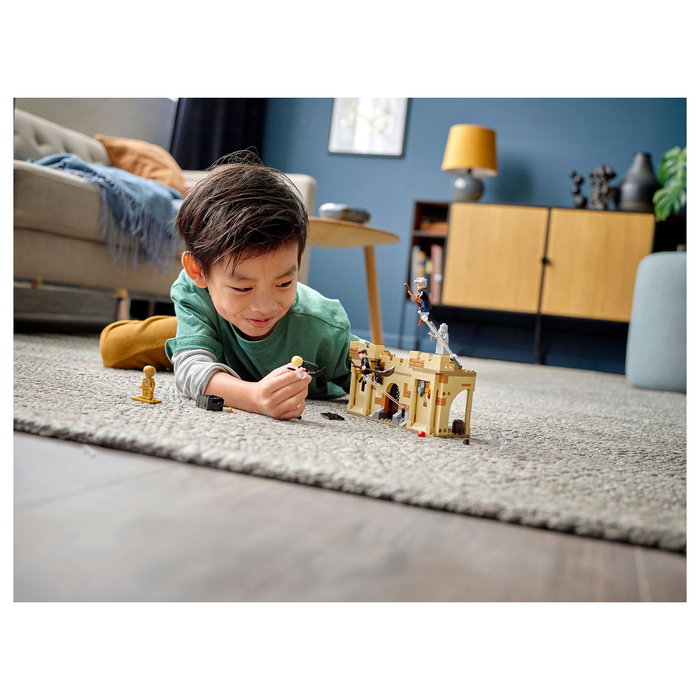 LEGO Harry Potter Hogwarts: Primera Lección de Vuelo 76395 Set de Construcción con 4 Mini Figuras, 264 Piezas, para 7 Años o Más