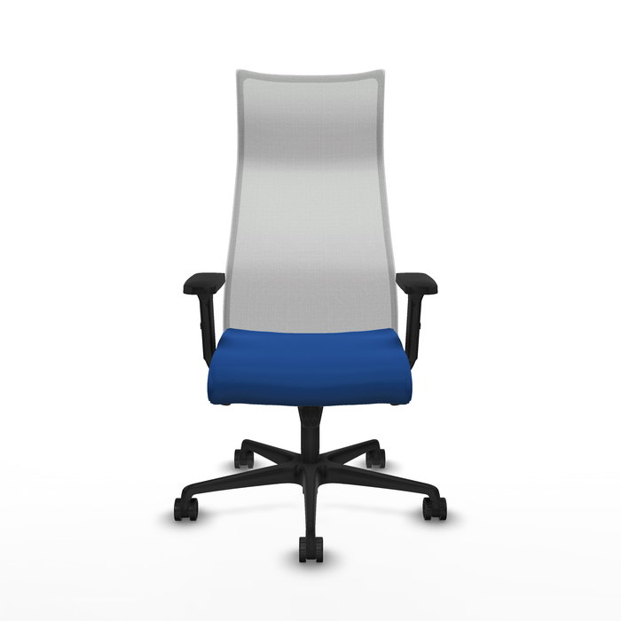 Sillón Albacete con mecanismo Sincro tapizada con Similpiel color Azul y malla color Blanco. Equipado con Base nailon negra, Brazos 2D y Ruedas 65mm nailon