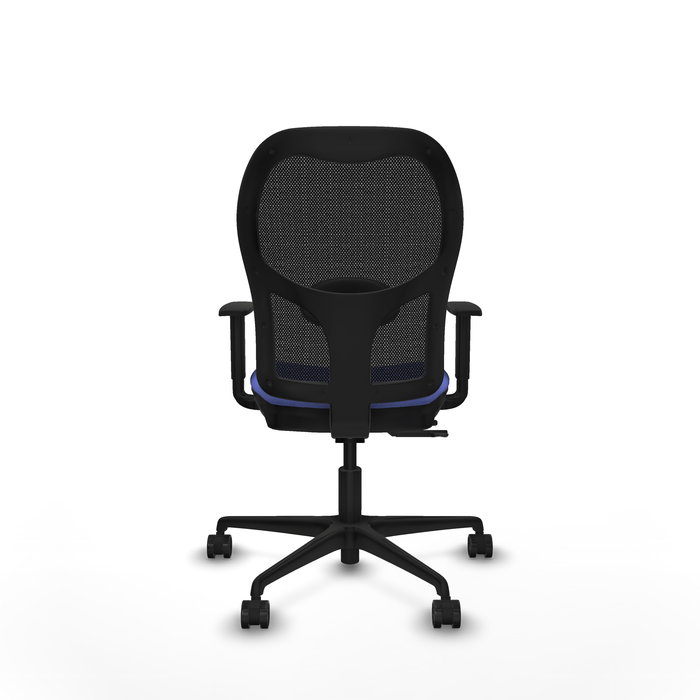 Silla de oficina Jorquera con mecanismo Sincro/Traslack tapizada con Tela color Azul claro y malla color Negro. Equipada con lumbar 1D, Brazos 1D y Ruedas 65mm nailon