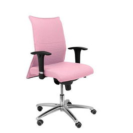 Silla Albacete confidente con mecanismo Sincro tapizada con Tela color Rosa pálido. Equipada con Base aluminio, Brazos 1D y Ruedas de parqué