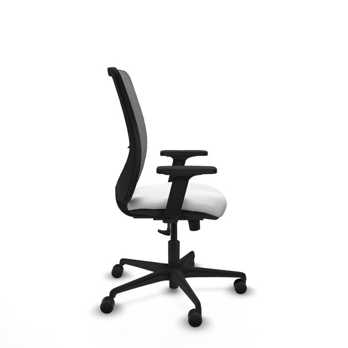 Silla de oficina Zulema con mecanismo Sincro tapizada con Tela color Blanco y malla color Gris. Equipada con lumbar 1D, Brazos 2D y Ruedas 65mm nailon