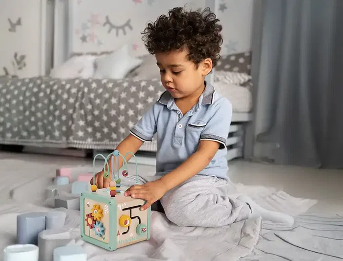 Imaginovo Juego Infantil Cubo de Actividades de Madera +18 Meses 15,5x15,5x28cm