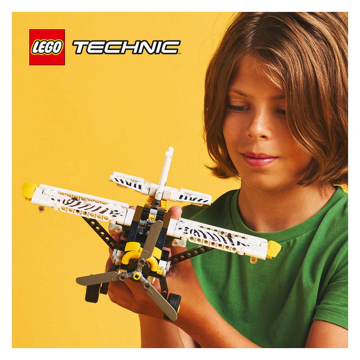 LEGO Technic 42198 Bush Plane LEGO Technic 42198 Bush Plane