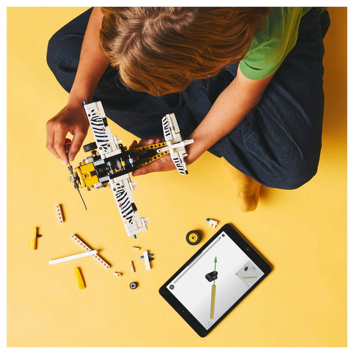 LEGO Technic 42198 Bush Plane LEGO Technic 42198 Bush Plane