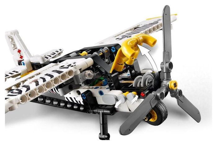 LEGO Technic 42198 Bush Plane LEGO Technic 42198 Bush Plane