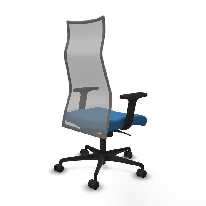 Sillón Albacete con mecanismo Sincro tapizada con Similpiel color Azul claro y malla color Gris. Equipado con Base nailon negra, Brazos 2D y Ruedas 65mm nailon