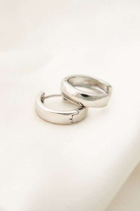 Heliophilia Silver Pendientes CKP9355 de Metal con Circonitas Cúbicas, Antialérgicos, Color Plata, 3.6 cm Largo x 2 cm Ancho