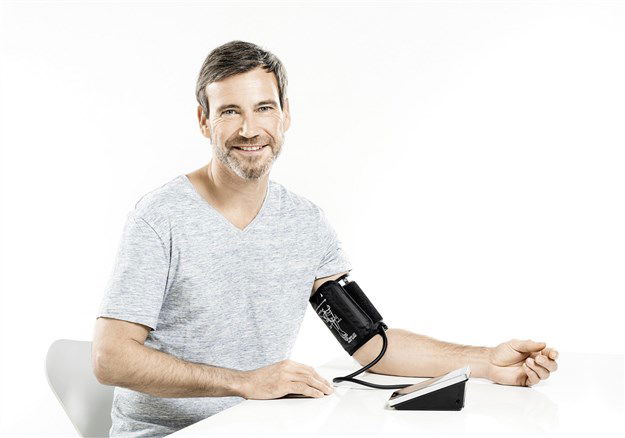 Beurer BM-58 Tensiómetro de Brazo con Pantalla Táctil - Medición Precisa de Presión Arterial