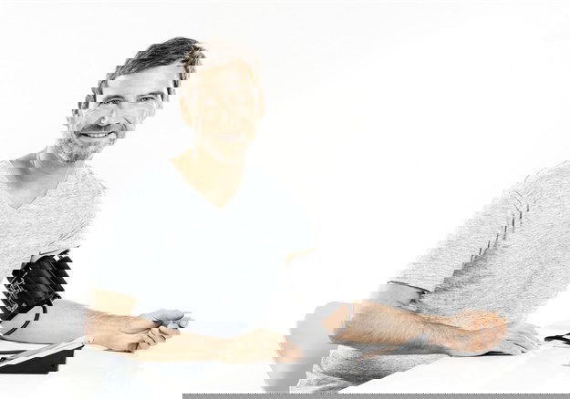 Beurer BM-58 Tensiómetro de Brazo con Pantalla Táctil - Medición Precisa de Presión Arterial