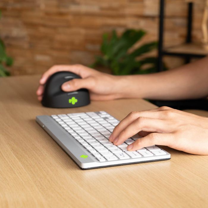 R-Go Tools Teclado Ergonómico Compacto Break, Bluetooth, QWERTY UK, Blanco con Software de Descanso R-Go Tools Teclado Ergonómico Compacto Break, Bluetooth, QWERTY UK, Blanco con Software de Descanso