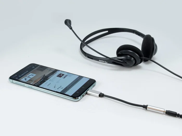 Equip 133474 Adaptador USB-C a Jack 3.5mm Hembra, Cable de Audio con Chip DAC, Negro/Plata, 15 cm (0.15 m) - Para Auriculares y Smartphones