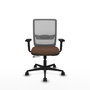 Silla de oficina Haches con mecanismo Sincro/Traslack tapizada con Tela color Marrón oscuro y malla color Gris. Equipada con lumbar 1D, Brazos 2D y Ruedas 65mm nailon