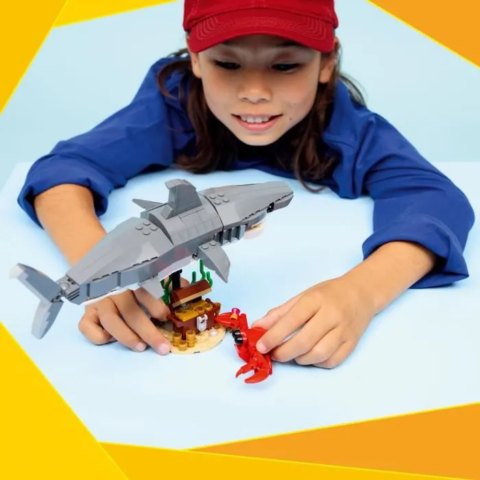 LEGO Creator 3 en 1 Feroz Tiburón con Cofre del Tesoro 31381 LEGO Creator 3 en 1 Feroz Tiburón con Cofre del Tesoro 31381