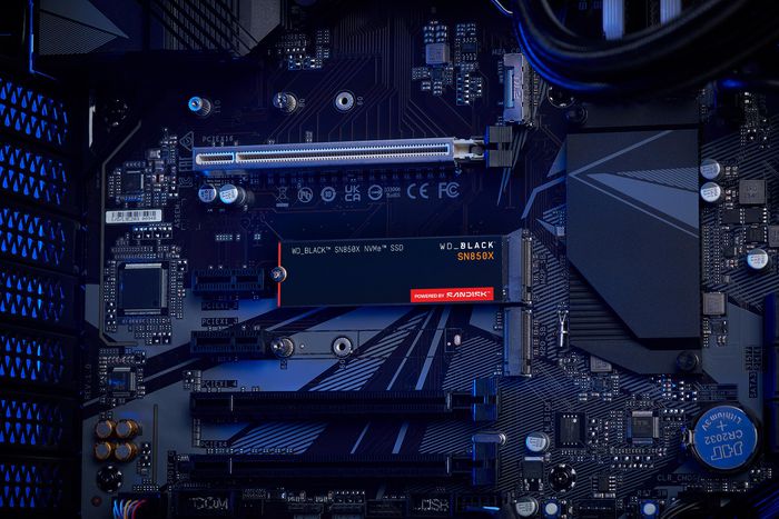 Western Digital WD_BLACK SN850X SSD NVMe M.2 PCIe 4.0 para Gaming, 4 TB, con velocidades de hasta 7300 MB/s, Negra