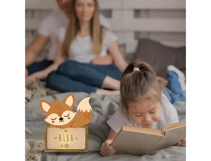 Wondee Lampara Infantil Personalizable Little Fox de Madera Sostenible para Niños, Luz Nocturna Quitamiedos con Nombre