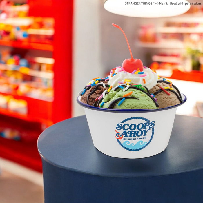 Stranger Things Tazón de helado con gorra de marinero Scoops Ahoy