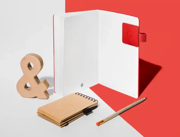 Antartik Portabolígrafo Autoadhesivo para Cuaderno con Elástico hasta 15 mm, Rojo, 40x40 mm