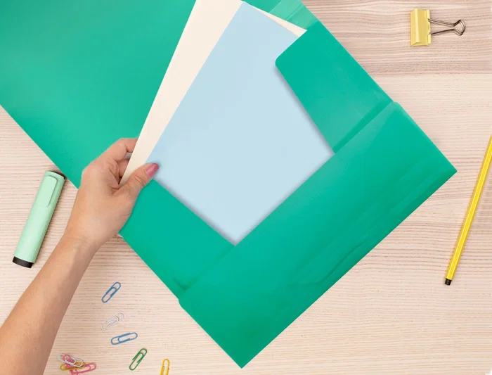 Liderpapel Carpeta 34963 con Gomas y Solapas, Polipropileno, DIN A4, Verde Translucido