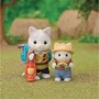 Sylvanian Families 5054131057636 Figuras Articuladas - Hijo y Bebé Gato Latte - Aventura en el Bosque Secreto