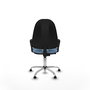 Silla de oficina Algarra con mecanismo Contacto permanente básico tapizada con Tela color Azul cielo. Equipada con Base cromada, Brazos fijosy Topes