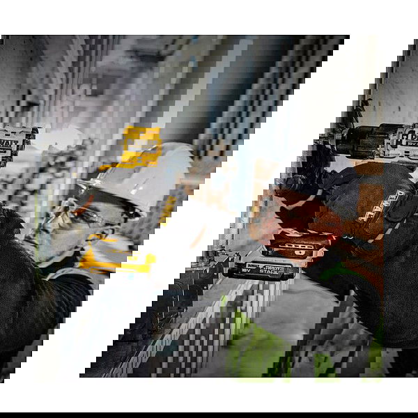 DeWALT DCD805E2T-QW Taladro Percutor a Batería 18V 1.7Ah Sin Escobillas, Pistola, 1.3 cm, 2000 RPM, 90 Nm, Incluye Batería y Cargador