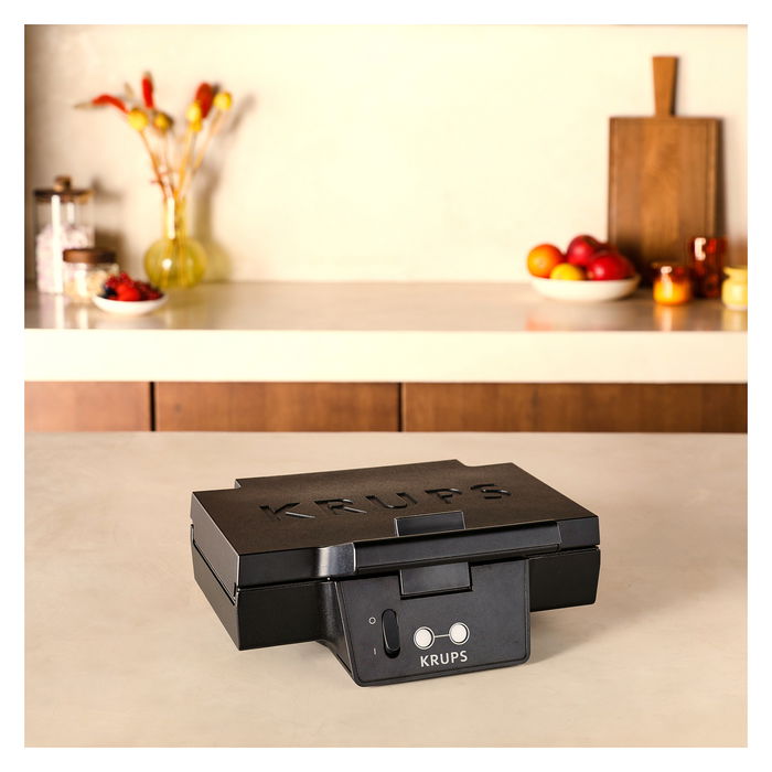 Krups FDK462 Iconic Sandwich Maker, Negro, 850W, Para 2 Sandwichs, Placas Antiadherentes, Almacenamiento de Cable y Vertical