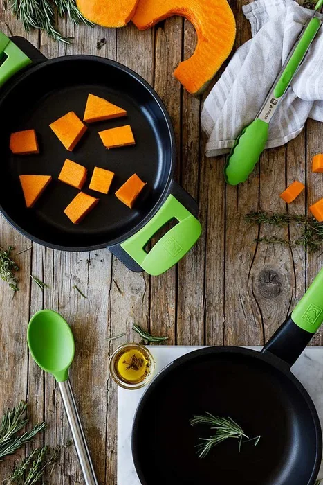 BRA Juego de Utensilios de Cocina A197011 Serie Prior - Set 5 Piezas: Espátula, Cuchara Pasta, Cazo, Espumadera, Cucharón - Verde y Acero Inoxidable AISI 304