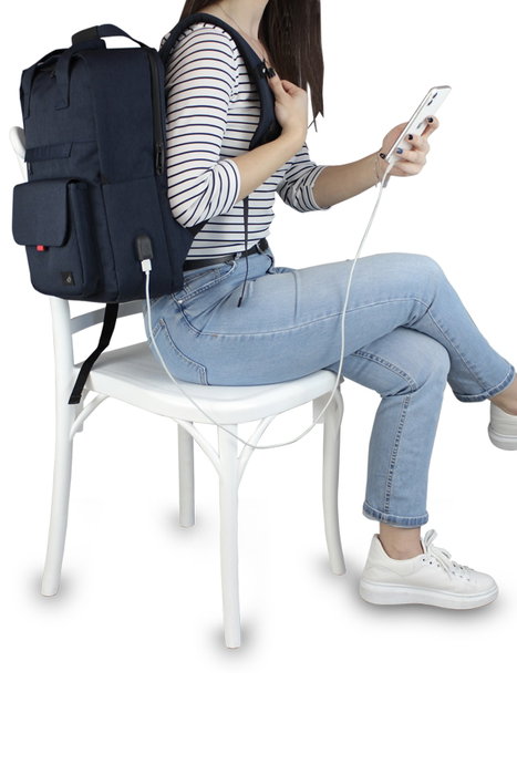Zoozie Bags 2218 Bolsa para Portátil Resistente al Agua con Puerto USB, 22-25 L, Tejido Impermeable, Azul Oscuro Zoozie Bags 2218 Bolsa para Portátil Resistente al Agua con Puerto USB, 22-25 L, Tejido Impermeable, Azul Oscuro