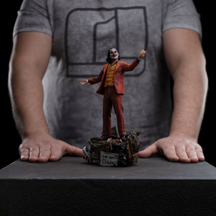 DC Comics Estatua Art Scale Deluxe 1/10 Joker (Arthur Fleck) 19 cm