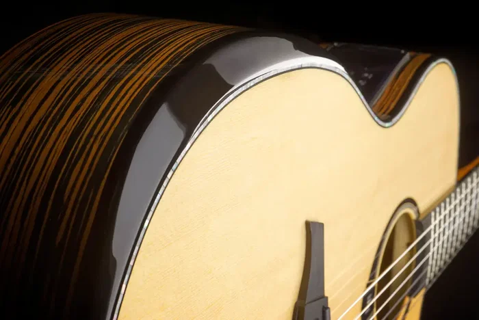 LAG Guitarra Clásica Nylon Auditorium HyVibe H2 50 A/E Cutaway