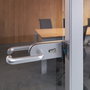 Emuca Cerradura para puerta de cristal con marco de madera, bombillo con llaves, puerta vidrio 8-12mm, acero y aluminio, anodizado mate