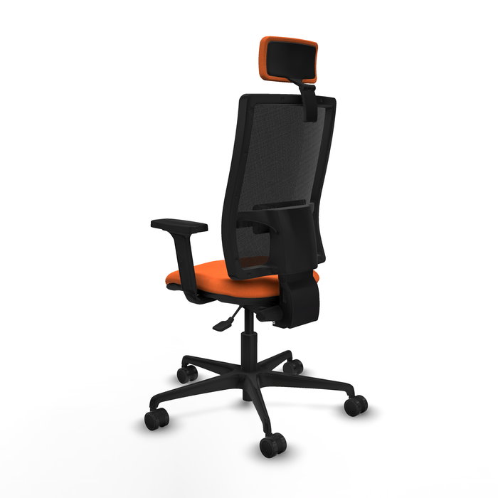 Silla de oficina Bormate con mecanismo Asincro tapizada con Tela color Naranja y malla color Negro. Equipada con lumbar 1D, Brazos 2D, Cabecero 2D y Ruedas 65mm nailon