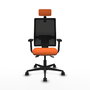 Silla de oficina Bormate con mecanismo Asincro tapizada con Tela color Naranja y malla color Negro. Equipada con lumbar 1D, Brazos 2D, Cabecero 2D y Ruedas 65mm nailon