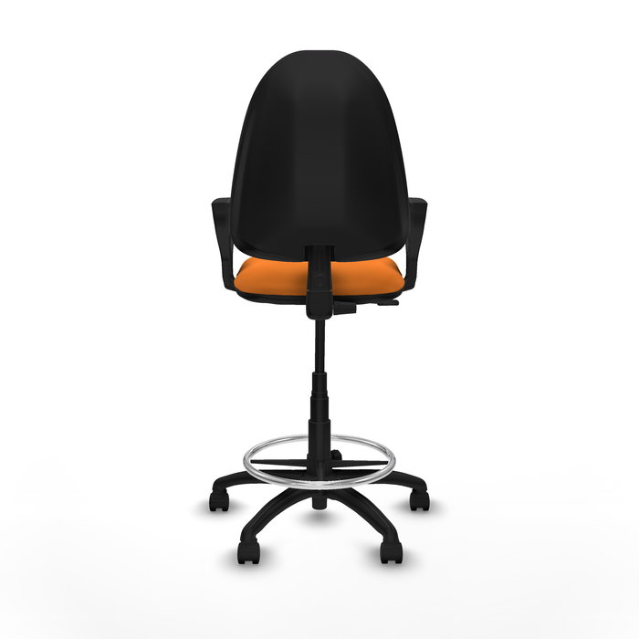 Taburete Aýna con mecanismo Contacto permanente básico tapizada con Similpiel color Naranja. Equipado con Base poliamida negra, Brazos fijos y Ruedas de nailon 50 mm