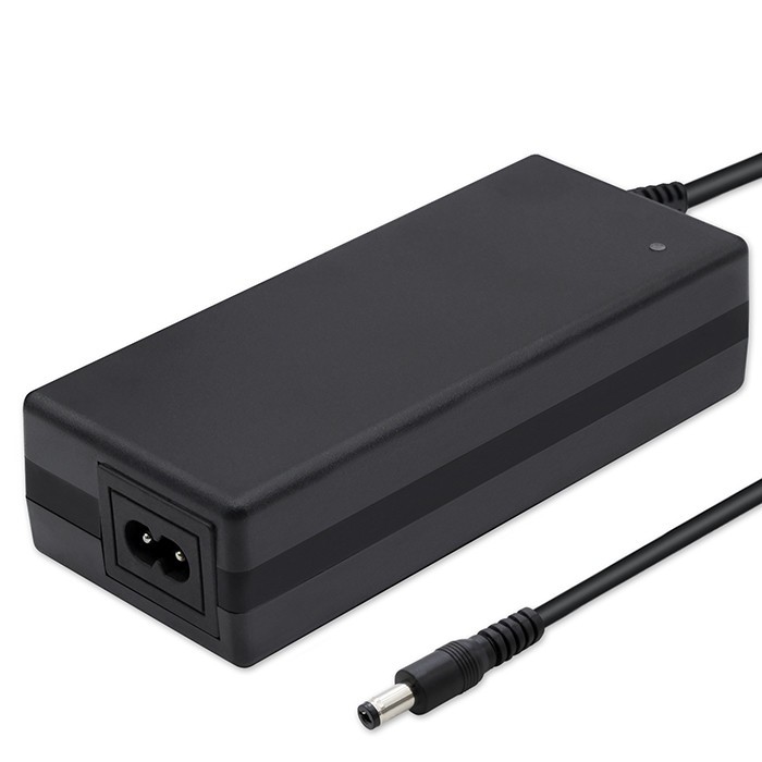 Cargador de Baterías Qoltec 50760