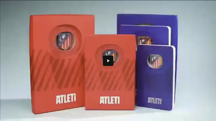 MOCILAB Cuaderno Oficial Atlético de Madrid con Escudo en 3D, 120 Hojas sin Pautar, Tamaño A6, Color Azul, Caja de Regalo
