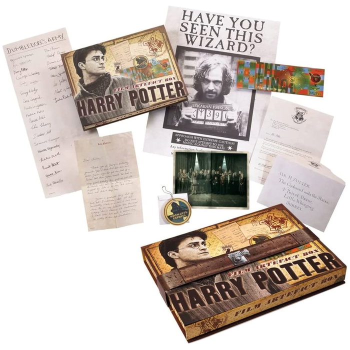 The Noble Collection Replica Harry Potter Caja de Recuerdos con Carta Hogwarts, Poster Sirius Black, Quidditch y Más