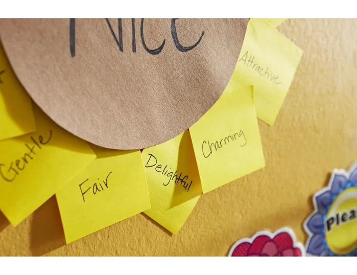Post-it Dispensador de notas Super Sticky Z-Notes Negro con 1 bloc amarillo